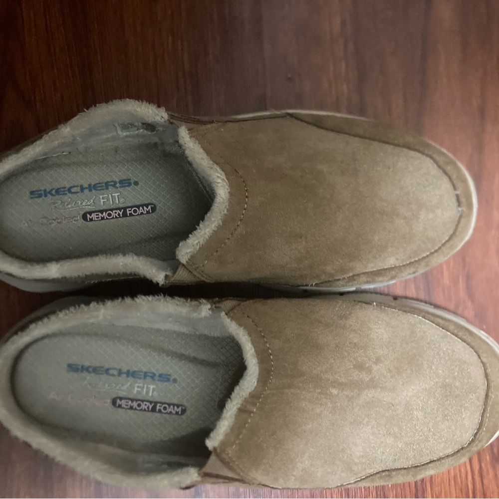 Slip, fur-lined cushioned slides